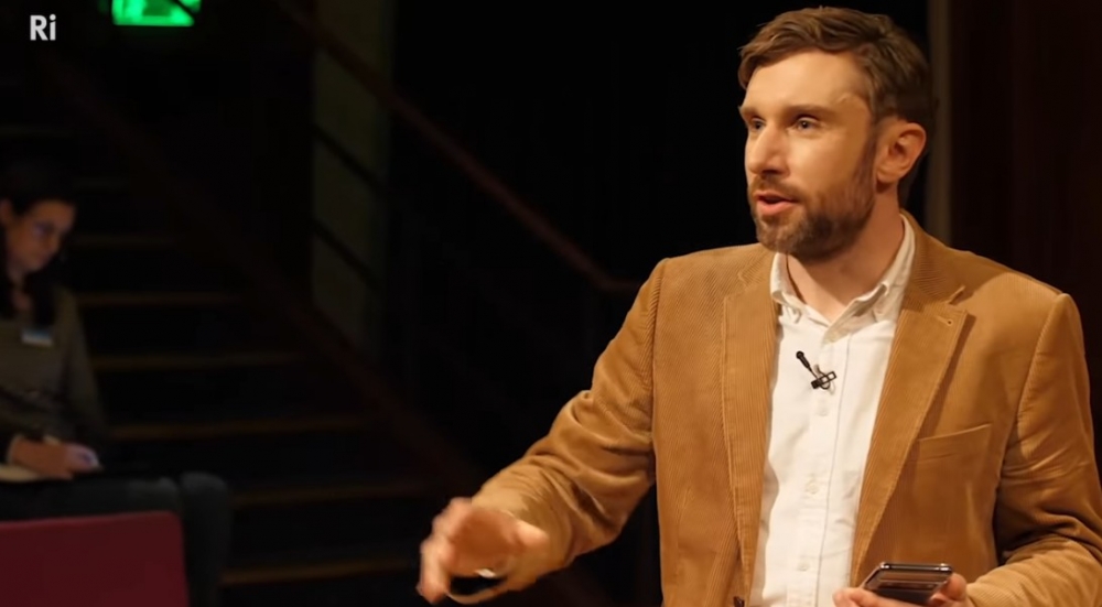 英國生物學家史帝勒（Andrew Steele）一直致力研究人類壽命相關話題