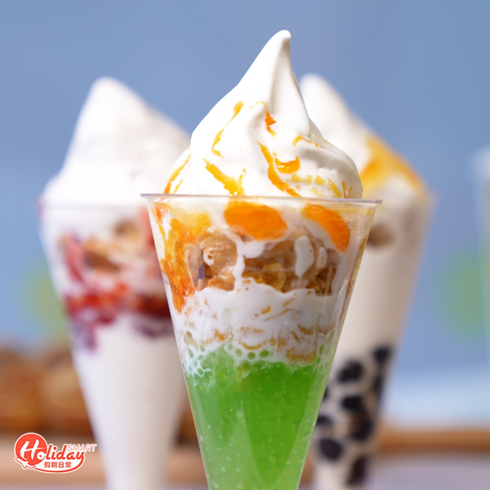 新口味選用北海道5.0牛乳製成新地雪糕，所以奶味十分濃郁；中層加入脆脆玉米片及搭配椰汁和西米，口感層次豐富，也有滿滿的東南亞風味。
