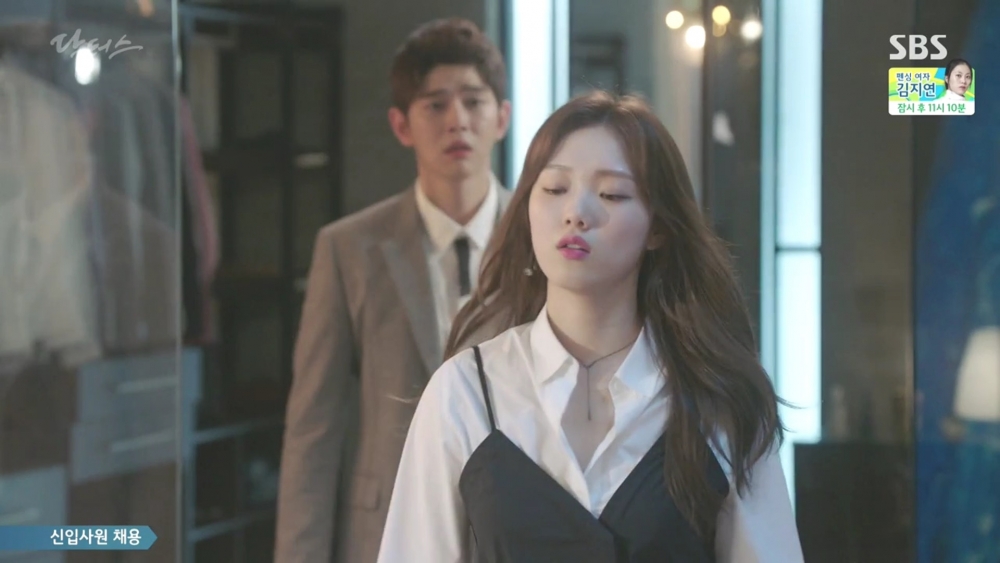 網民指部分港女看唔起佢哋唔肯下嫁，呢班中年男士自己年紀大又急於求偶求子，所以內地女唔嫌棄嘅話都好大機會成功