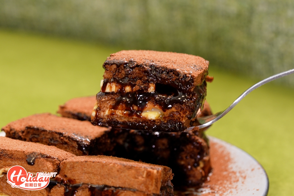 爆漿咖央多士是餐廳的招牌，不少人為此而慕名而來！