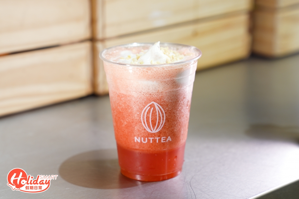 炎炎夏日,店家更推出限定水果奶蓋系列。