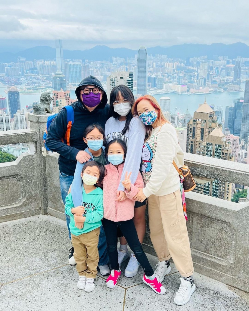 Bob指:「如果你想知道我呢間屋幾多錢,想知道呢間屋每個月收幾錢租,想知道係邊間物業公司幫我處理,留言『被動收入』」