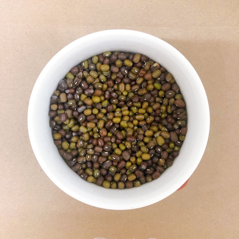 綠豆有清熱消暑、利尿消水腫、止渴健胃及明目降壓的功效。