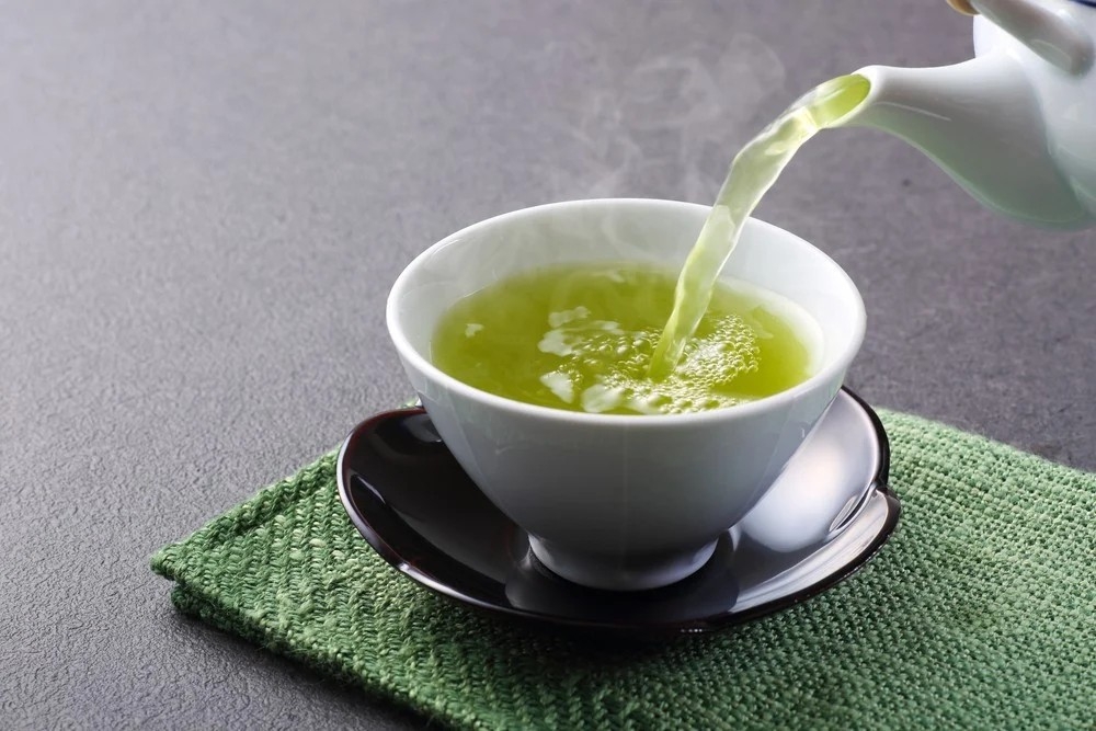 綠茶有消暑清熱、生津止渴、解毒除燥和醒腦提神的功效。