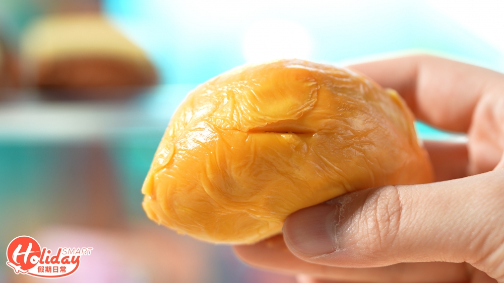 記者試食當天有堪稱「水果王中王」的黑刺，這款榴槤產量極低！