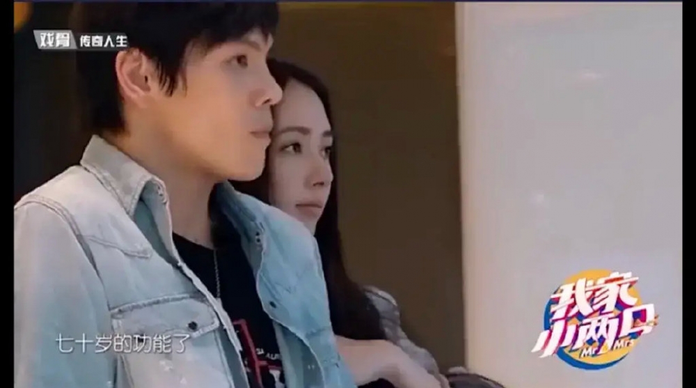向佐同郭碧婷出演嘅真人騷《我家小兩口》中,兩人曾經一齊做婚前體檢,醫生指向佐個腎已經係70歲嘅功能。