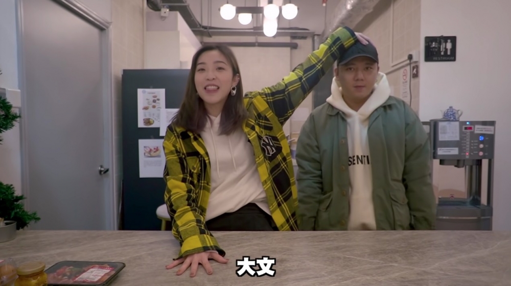 大批網友湧入大文IG留言，要求佢公開回應事件，亦有人去阿妹IG勸佢睇清另一半