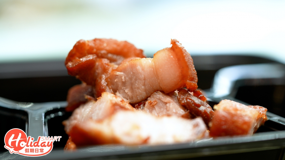 另外泰國家響炸腩仔也是人氣之選，外皮油至酥脆，腩肉肥嫩軟腍又入味。食肉獸更可以選擇泰式燒雞和椒鹽雞翼，香料入味，兩款都滿有泰式風味。