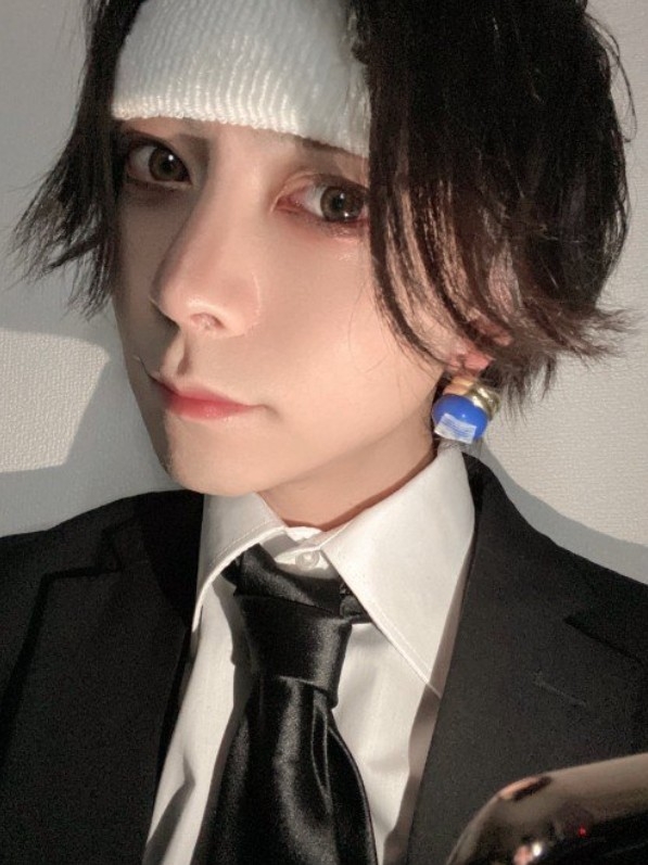 Yuuri指佢覺得最大變化係整走黑眼圈。