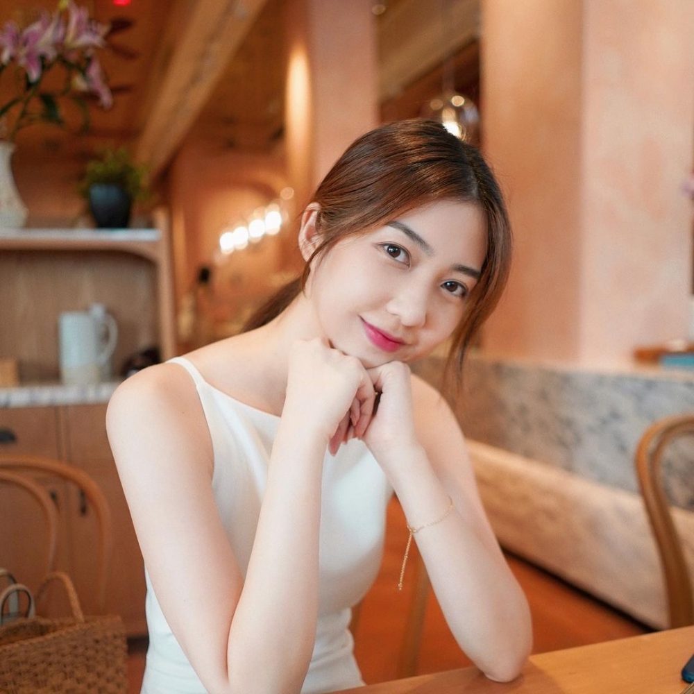 Vicky現時不但是KOL,亦有份正職做秘書~