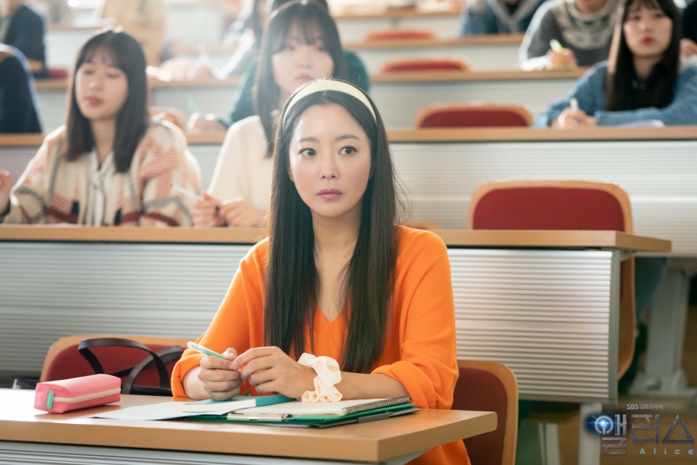 內地網友指如果係貌美如花美若天仙嘅話，要搵香港男友就十分簡單