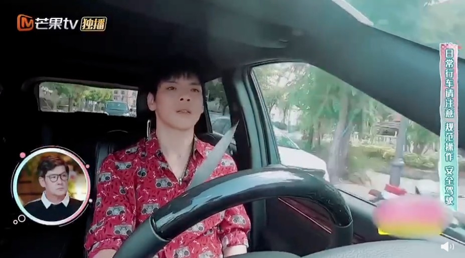 向佐並未理會