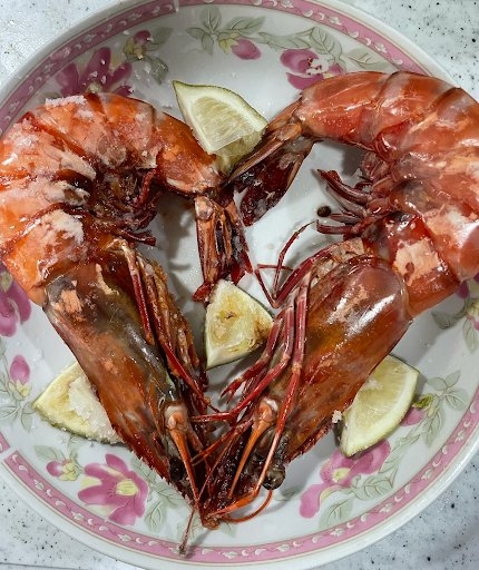 樓主話佢仲特登將蝦擺成愛心形狀，最後變成愛情墳墓。