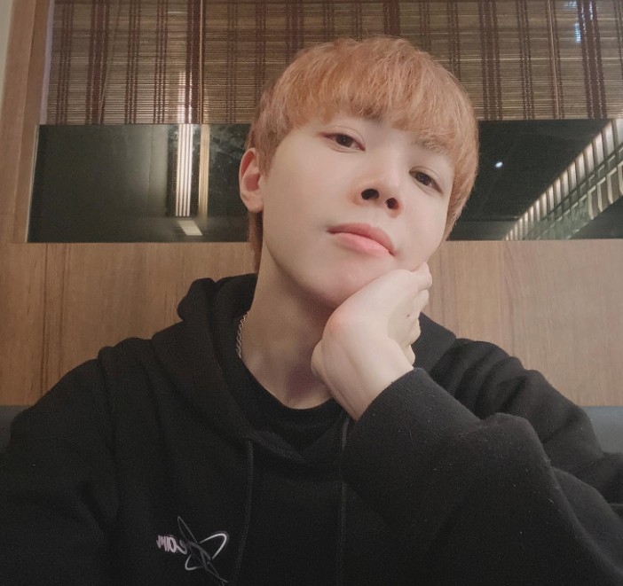 2020年，慕容拍片大爆屎萊姆招攬「屎家軍」，壟斷網絡輿論及利益