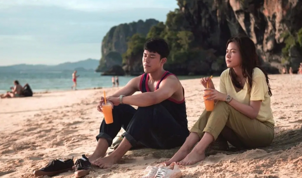 事主表示男友同青梅竹馬去了泰國一個月旅行。