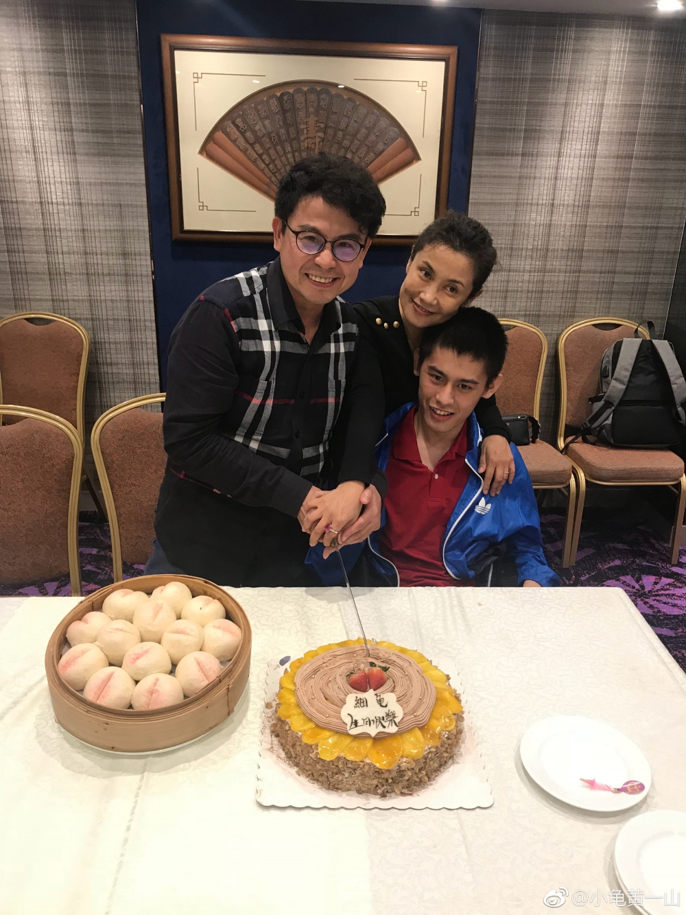 有網民就指二級榮譽（Second up）一半人都有，唔算得係啲咩