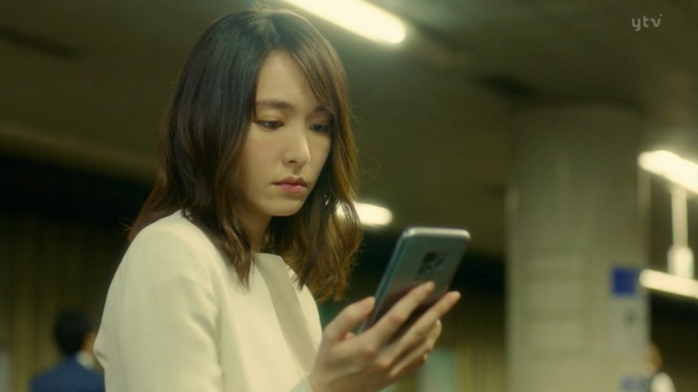 女生懷疑自己墮入騙局。