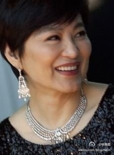 林青霞曾晒出Cartier嘅古董鑽石耳環同頸鍊