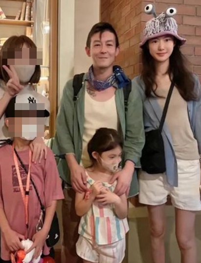 有網民大讚老婆秦舒培靚女,而且性格超好~