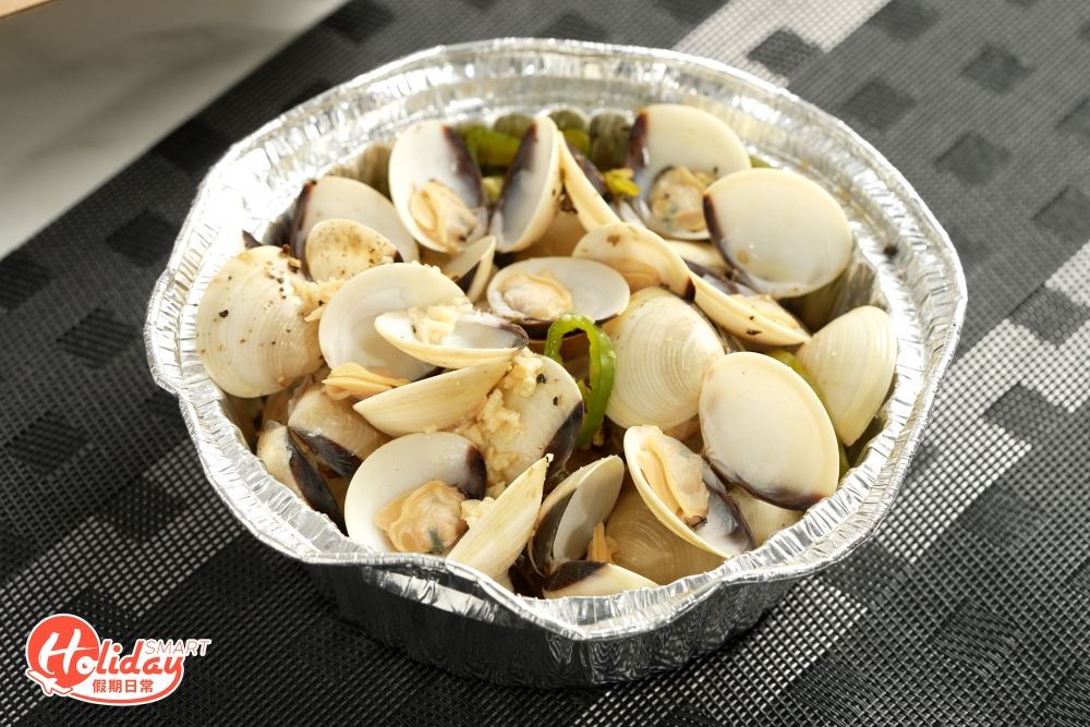 用辣椒和蒜蓉伴煮，鮮中帶辣！