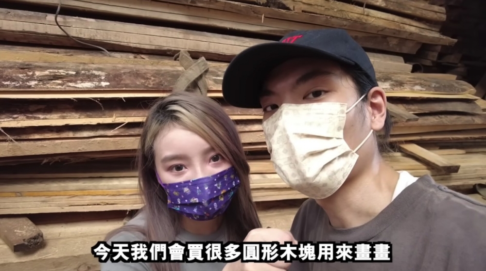 而佢哋就揚言今次係自願去拍攝,希望能夠喚起大眾對事件嘅關注。