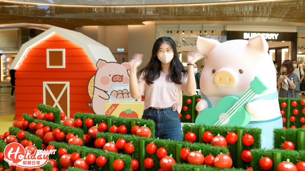食完飯可以到東薈城的2樓中庭與LuLu豬打卡合照，共設8大田園風打卡！