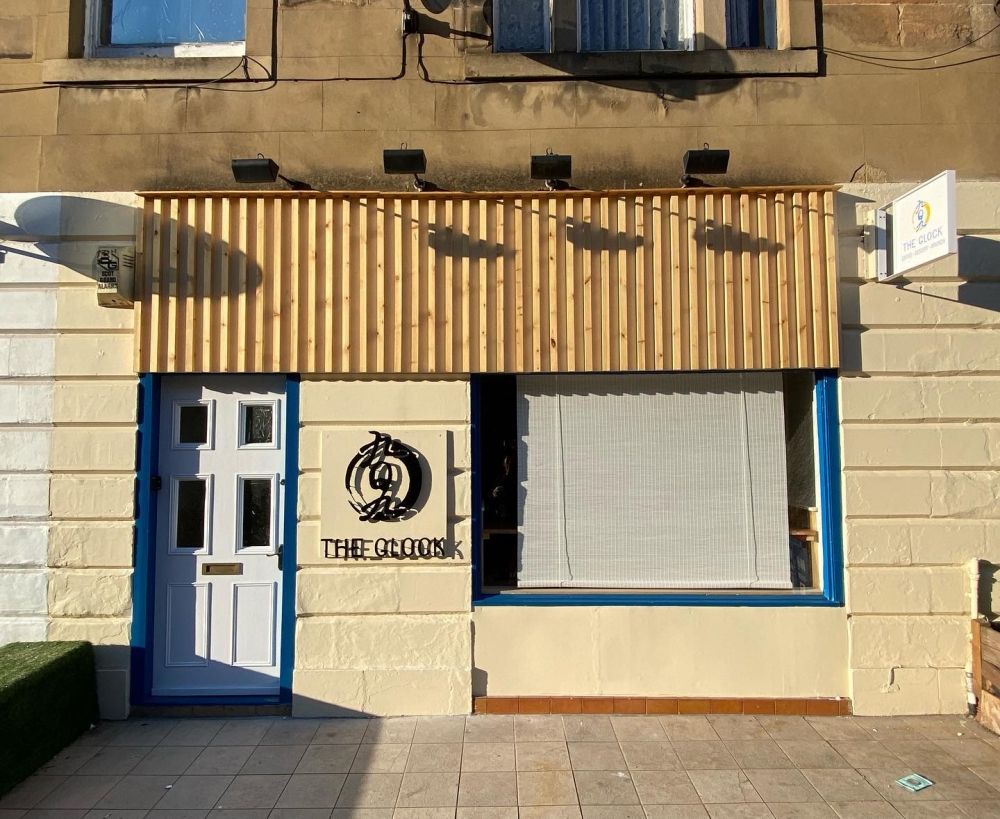 近日老闆終於宣布好消息,已移英約有半年的老闆,決定於英國愛丁堡開設新店!