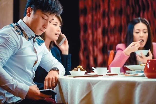 事主前度偷食成癮。