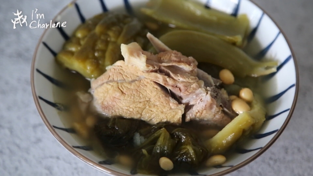 夏天湯水推介:鹹菜苦瓜排骨湯