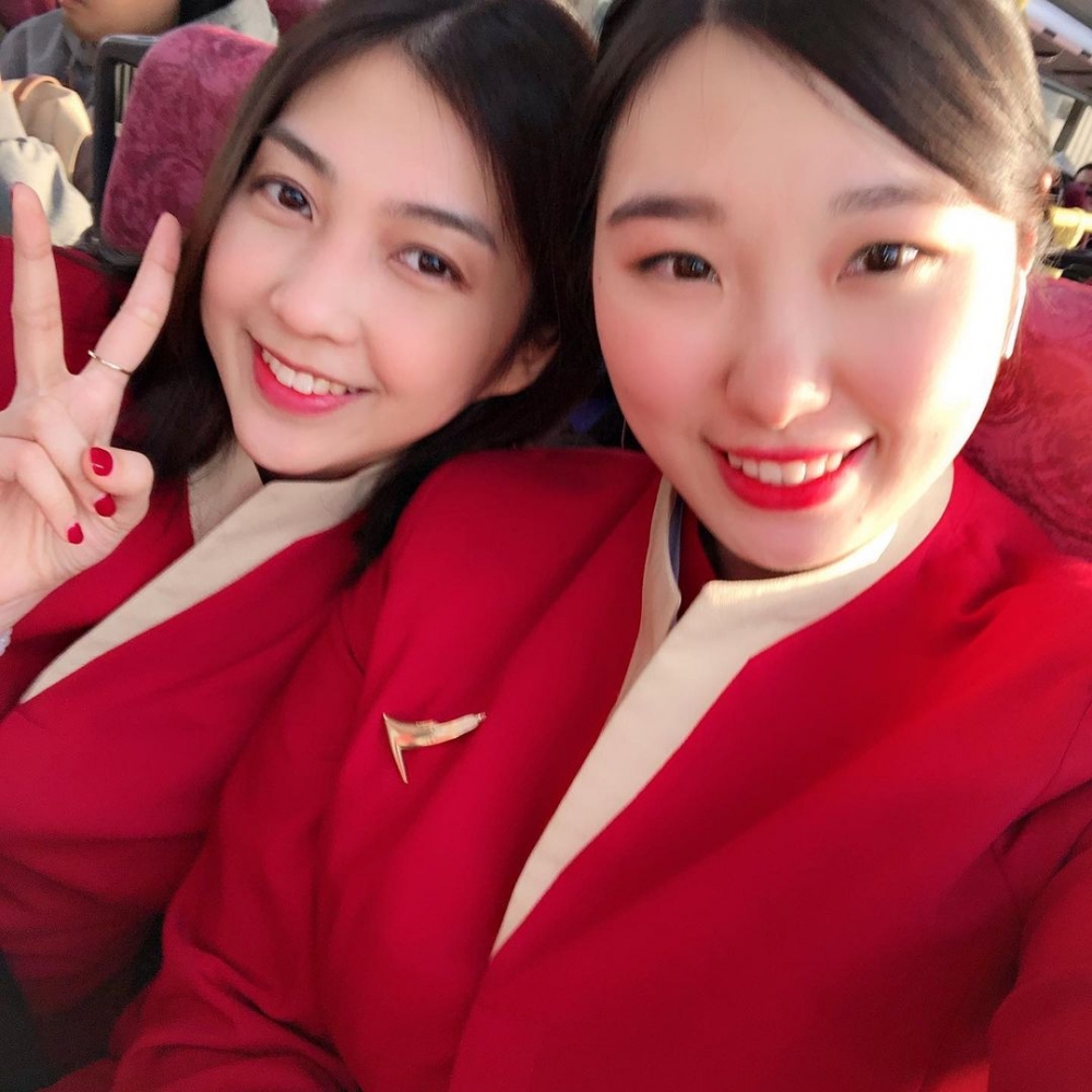 Vicky曾做過兩年空姐,可惜遇到大裁員。