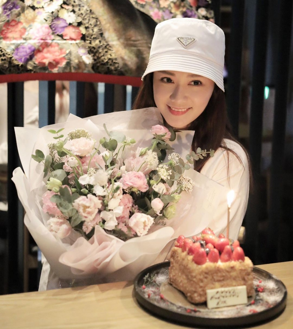 湯洛雯於倫敦大學學院主修心理學