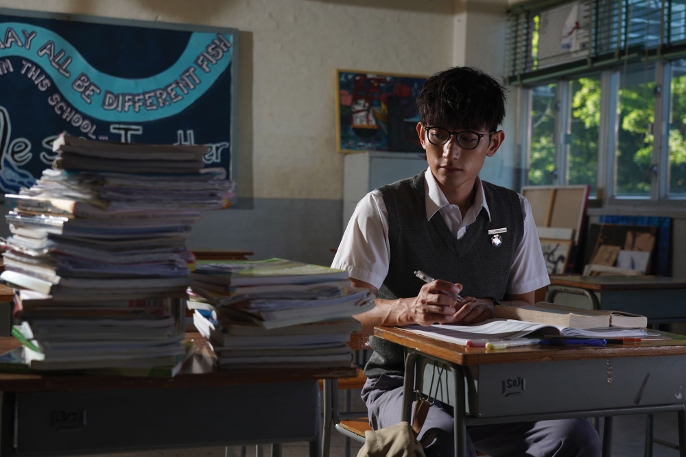 為了飾演學霸，王智騫在拍攝期間背讀不少資料。