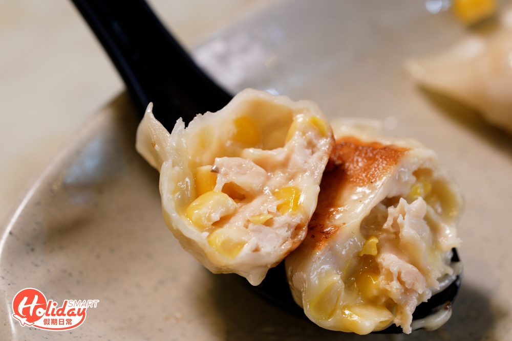 芝士煎餃是招牌之一，以三重芝士入饌！