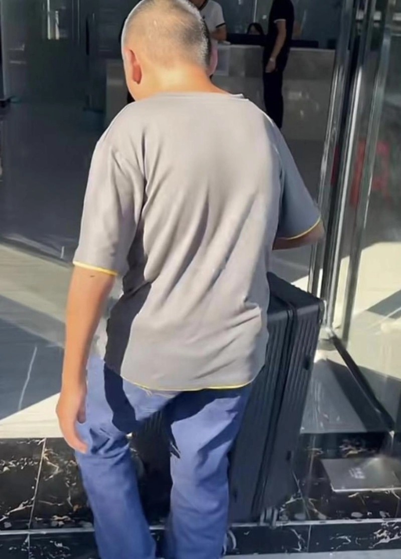 27歲男子因為樣貌太年輕,導致好難搵工?!