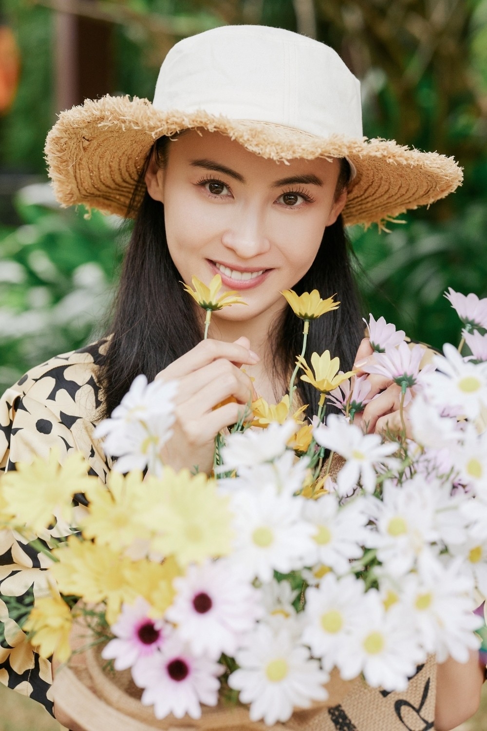 張柏芝帶二兒子出去玩,公開Quintus嘅近照~