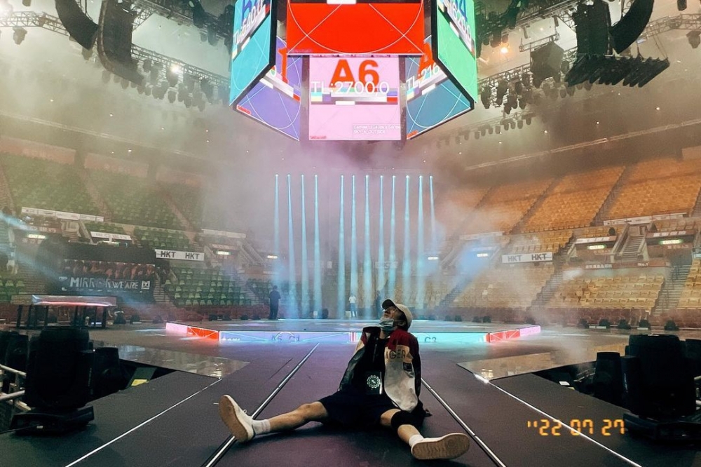 阿MO係MIRROR御用Dancer