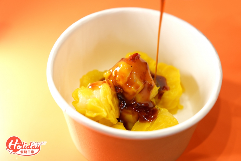 喜歡香口更可選擇炸燒賣，還有芫荽迷必食的芫荽魚肉燒賣，混合芫荽製作而成，啖啖芫荽香味。