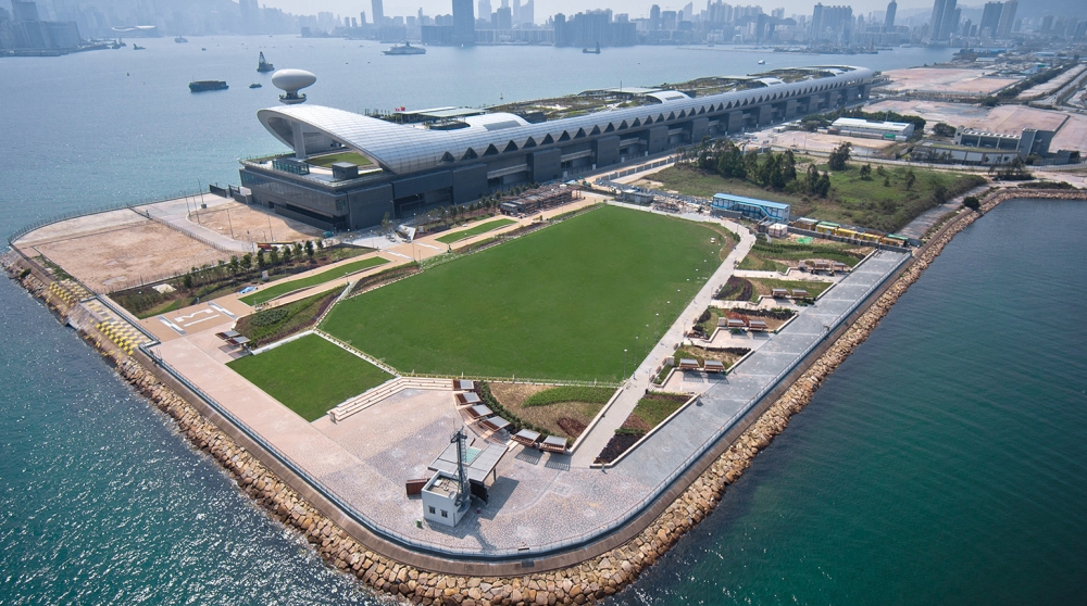 跑道公園碼頭亦擬籌備成為水上的士上落點，連接中環、西九、尖東、紅磡與啟德。