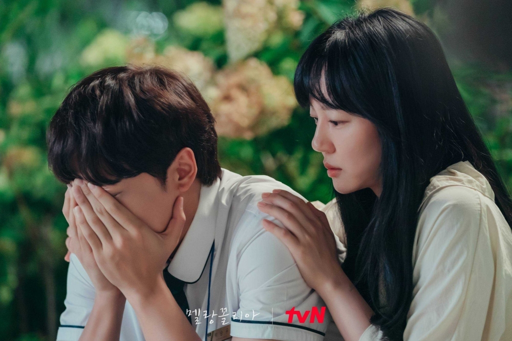 如出現創傷後遺症，應立即遠離影響情緒的來源，並且適時尋找信任的人傾訴。