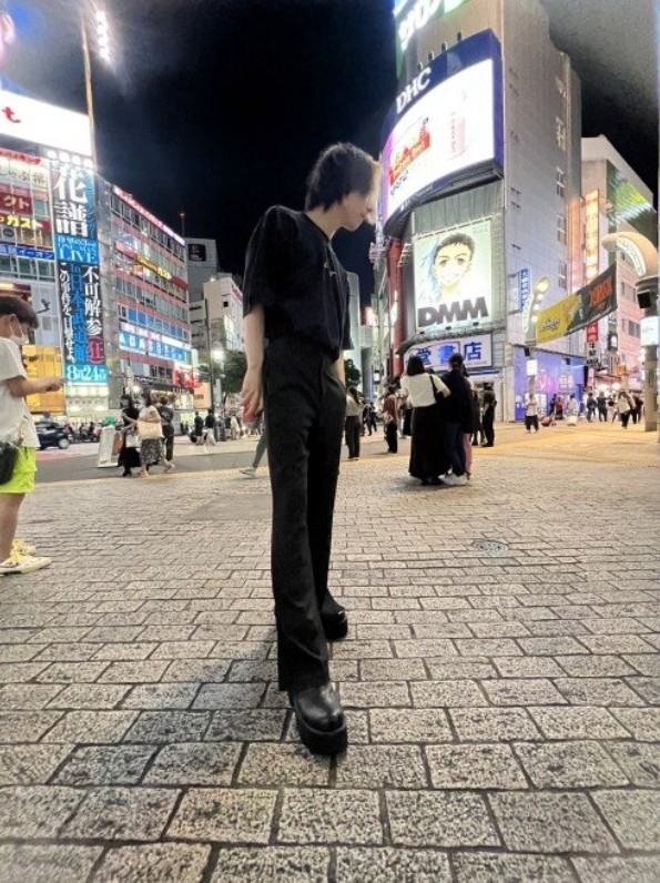 Yuuri表示佢加埋鞋墊同厚底鞋，身高可以達到180cm左右