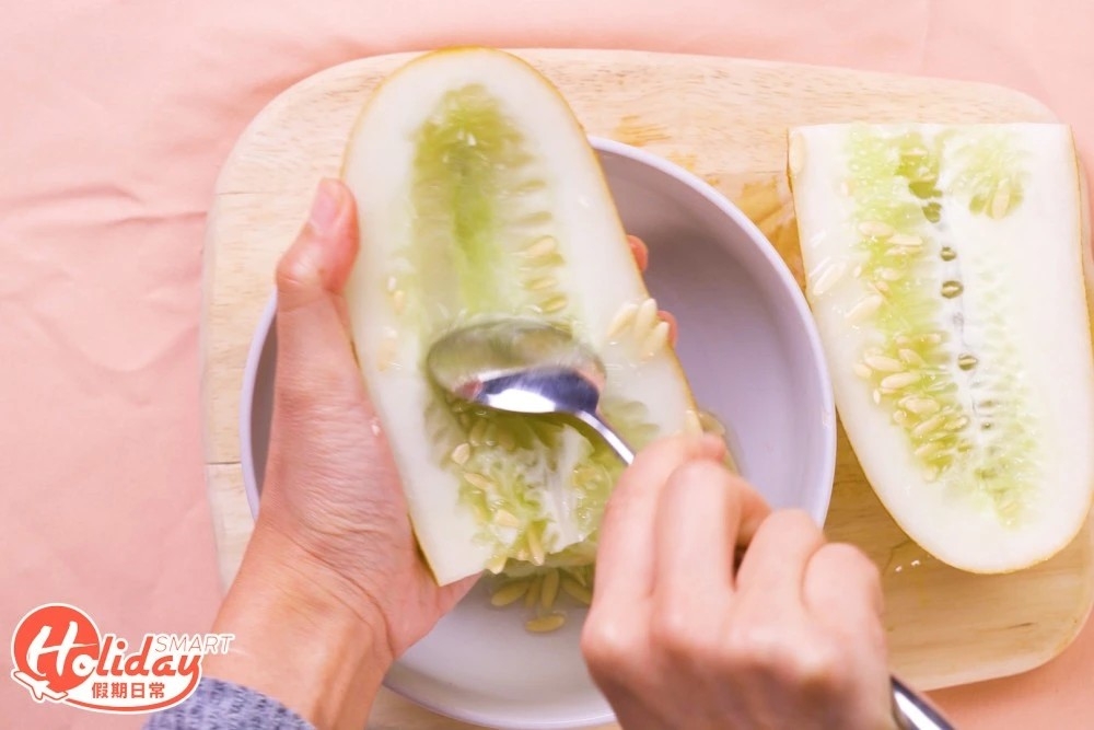 老黃瓜有清熱止渴、利水解毒、促進腸道食物排泄、降低膽固醇的功效。