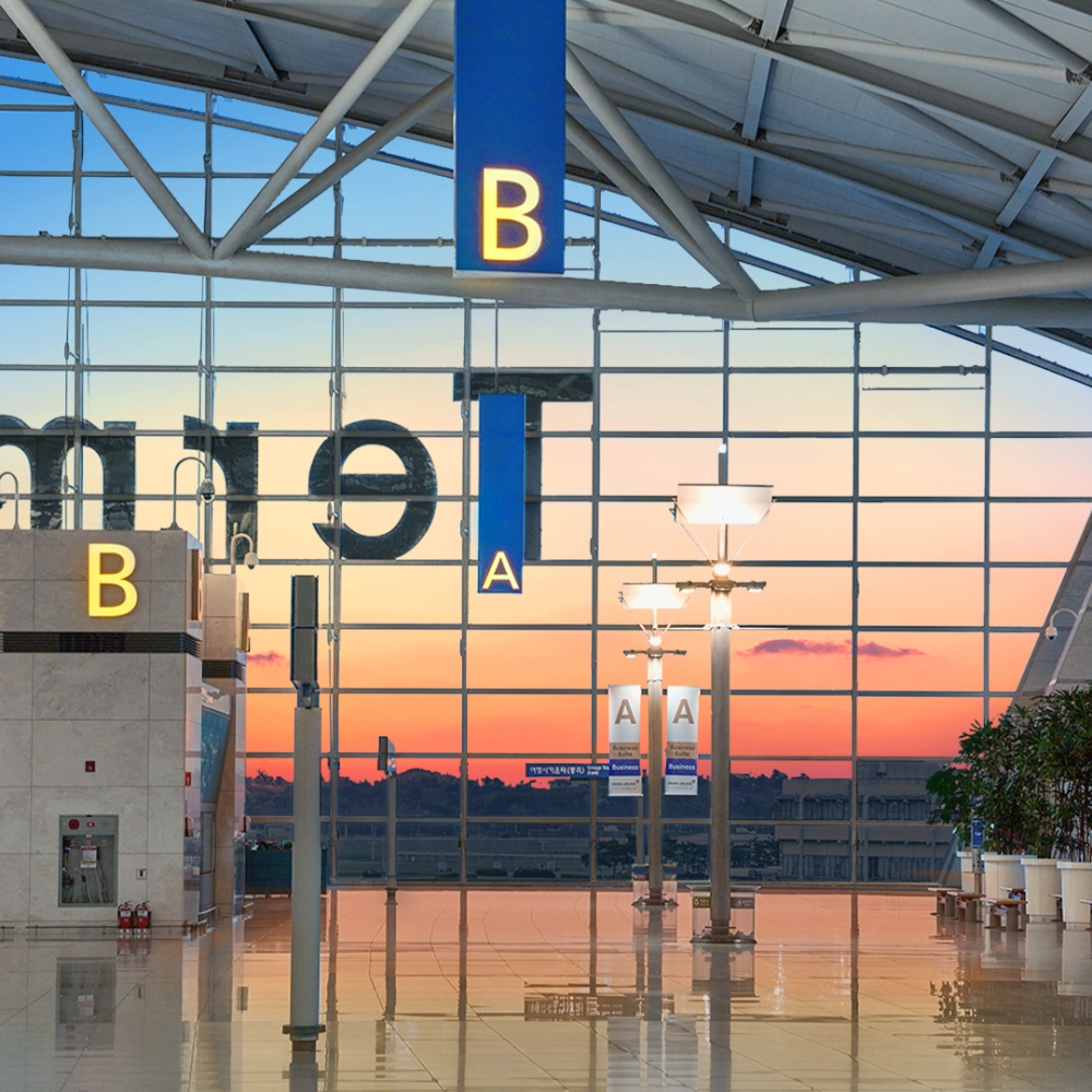 果海外旅客的檢測結果為陽性，則須自費前往指定地點，進行7天隔離措施。