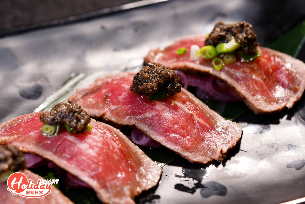 用上安格斯牛為主角，伴以醃洋蔥、黑松露及蔥花，黑松露出奇地不會搶走牛肉的鮮味，食落更有層次。