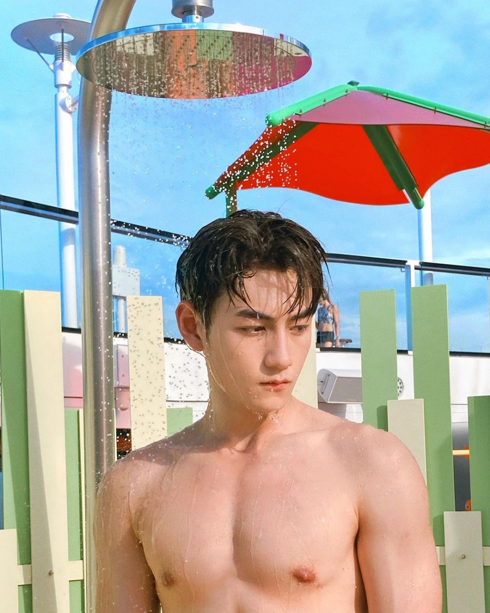 Jeffrey為《i.SWIM》特別脫掉胸毛!