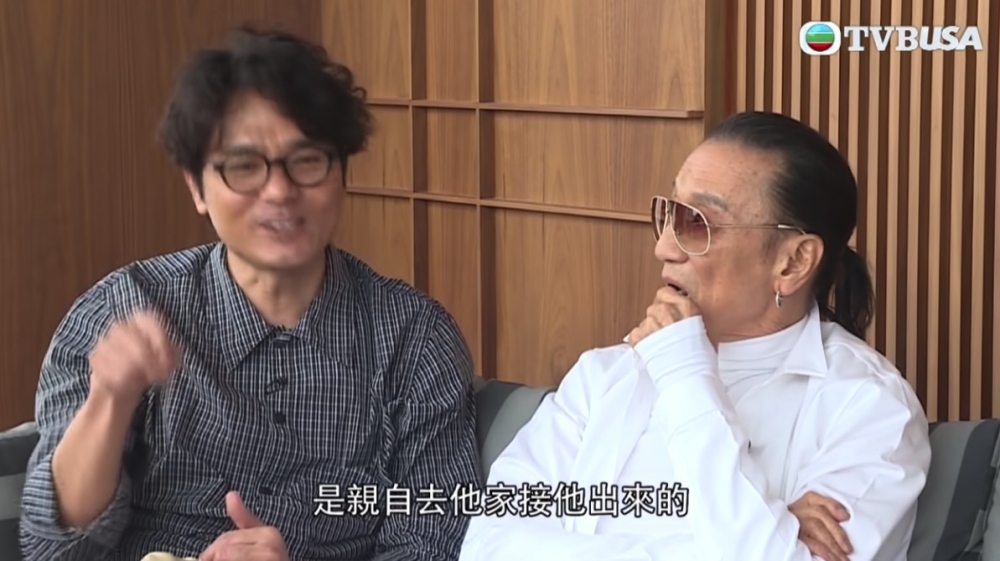 喺拍攝電影期間，林家棟每次都親自去接載對方到片場，超細心！