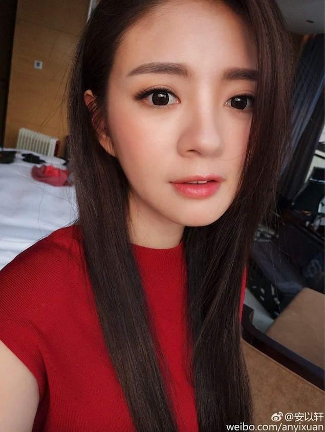 安以軒曾經因為P圖，P到連左邊鼻孔都冇埋！