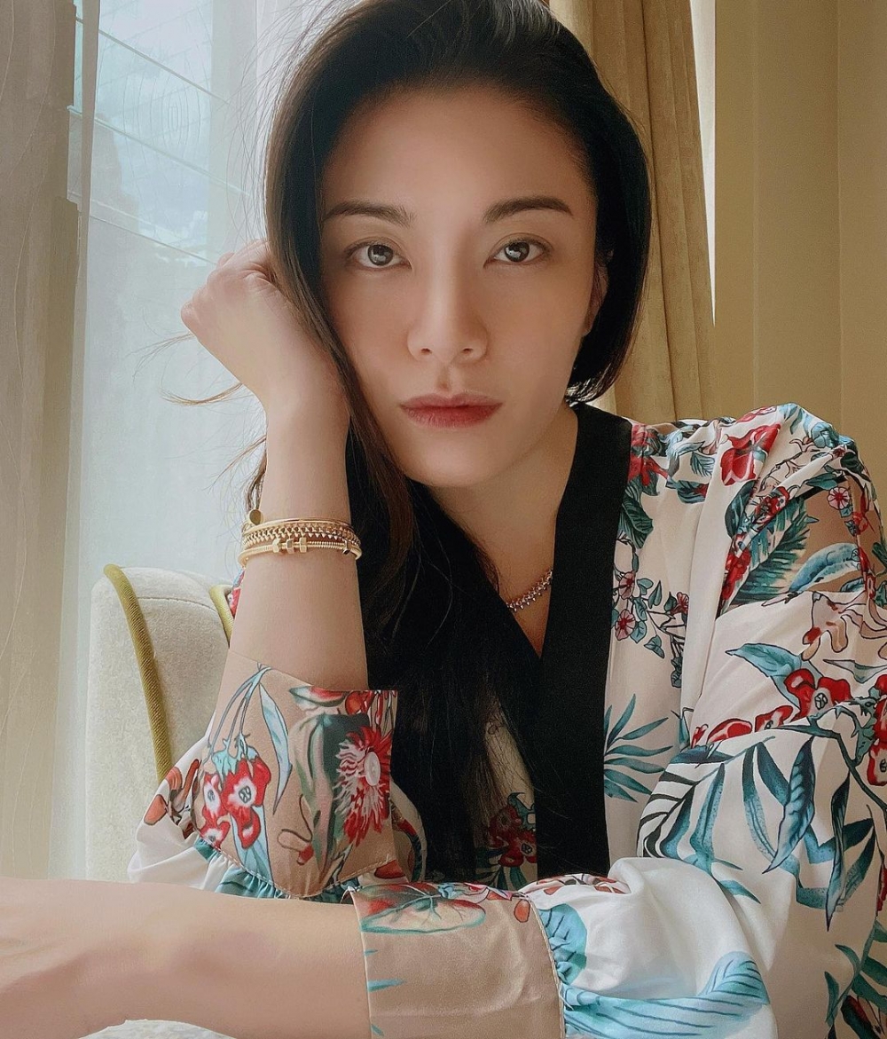 廖碧兒入行後曾傳出緋聞，但至今依然未有著落！