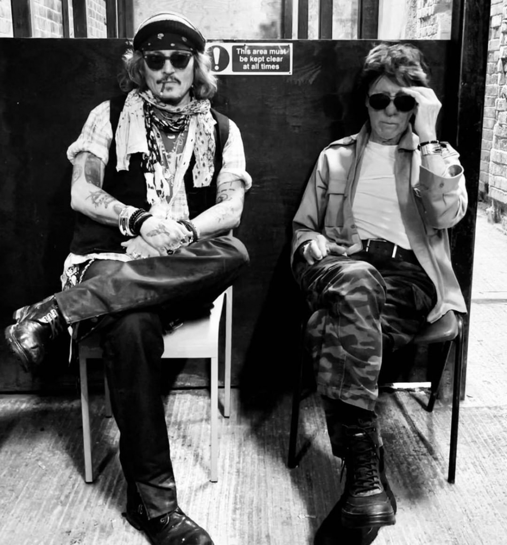 Johnny Depp與知名搖滾結他手Jeff Beck一起進行巡演~