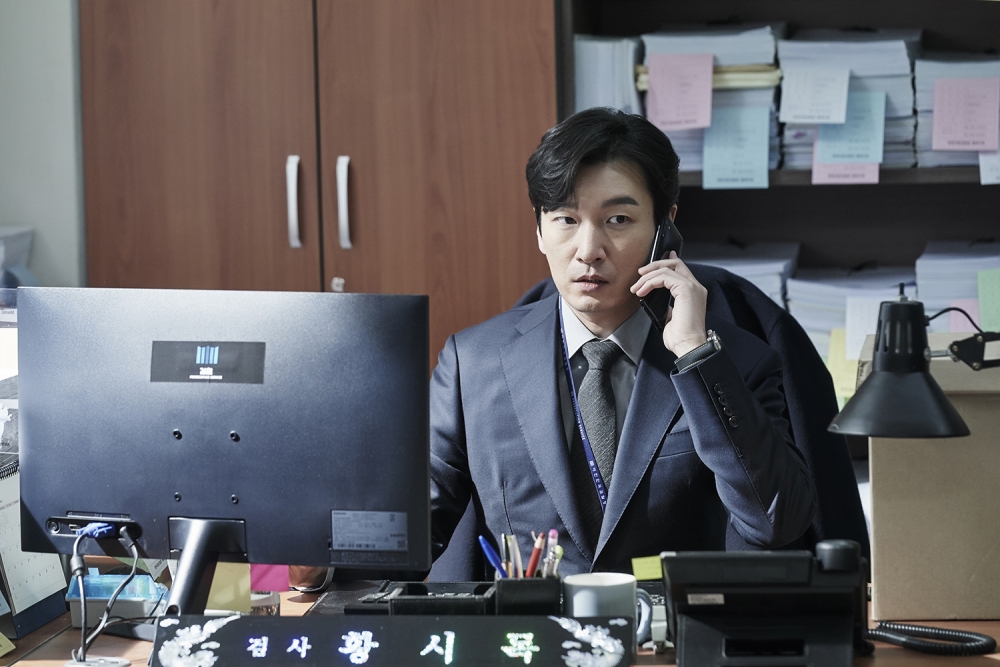 曹承佑飾演的鐵血檢察官不但備受好評，他更憑此角再次人氣飆升！