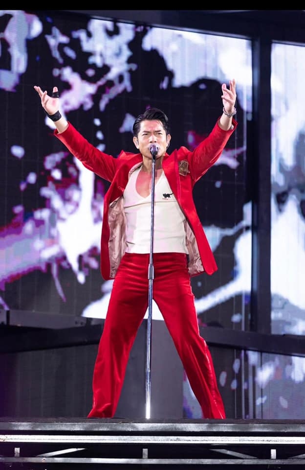 有豐富舞台經驗嘅郭富城喺事件發生前就表示演唱會中歌手要集中精力演出,所以成個舞台設計應該係監製最清楚,幕後團隊要盡力解決問題,唔應該令歌手分心。